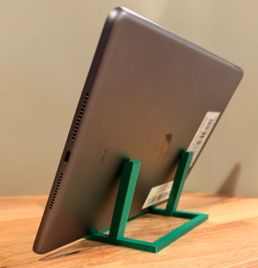 3D Printed iPad Stand – Minimal, Sturdy, Desk-Ready